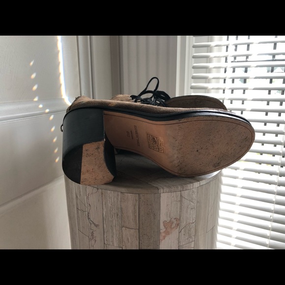 Tan suede boots - Picture 3 of 4